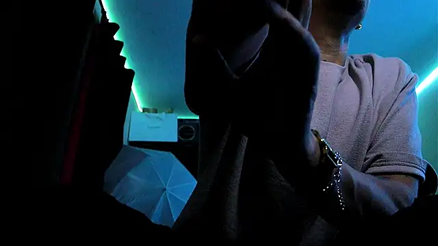 Snapshot of AlphaMasterXxx chatting on September 2025 04:40:02 AM AlphaMasterXxx online show from September 2025 04:40:02 AM