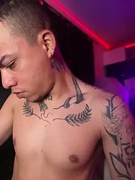 Snapshot of AlphaMasterXxx chatting on October 2025 12:43:02 AM AlphaMasterXxx online show from October 2025 12:43:02 AM