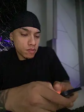 Snapshot of AlphaMasterXxx chatting on October 2025 06:43:02 AM AlphaMasterXxx online show from October 2025 06:43:02 AM