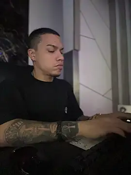 Snapshot of AlphaMasterXxx chatting on November 2025 11:46:02 AM AlphaMasterXxx online show from November 2025 11:46:02 AM