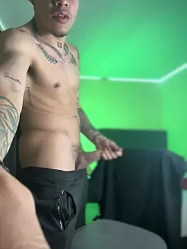 Snapshot of AlphaMasterXxx chatting on November 2025 12:46:01 AM AlphaMasterXxx online show from November 2025 12:46:01 AM