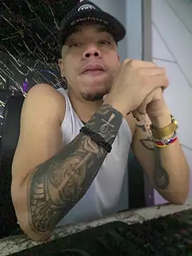 Snapshot of AlphaMasterXxx chatting on November 2025 12:52:01 PM AlphaMasterXxx online show from November 2025 12:52:01 PM