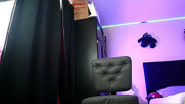 Snapshot of AlphaMasterXxx chatting on December 2025 04:01:02 PM AlphaMasterXxx online show from December 2025 04:01:02 PM