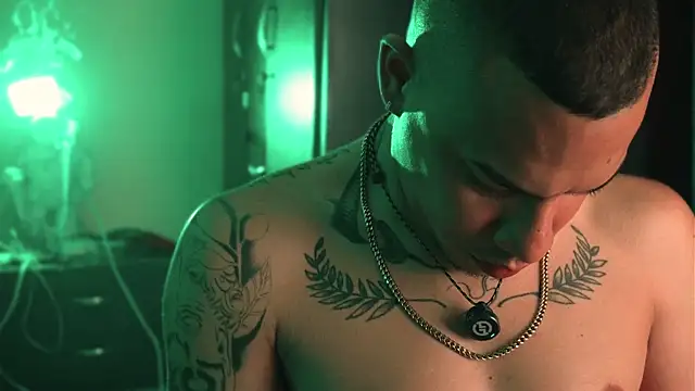 AlphaMasterXxx online show from April 2026 09:42:01 PM