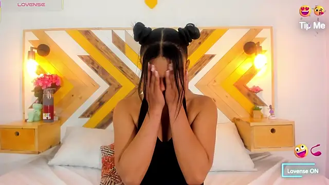 Snapshot of SoleneFontaine chatting on September 2025 12:17:01 PM SoleneFontaine online show from September 2025 12:17:01 PM