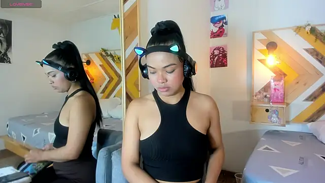 Snapshot of SoleneFontaine chatting on October 2025 11:53:02 AM SoleneFontaine online show from October 2025 11:53:02 AM