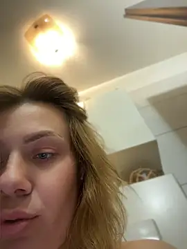 emmasweett11 online show from April 2026 08:14:01 PM