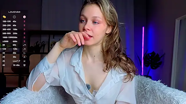 Snapshot of Tender_beauty chatting on May 2026 06:37:02 PM Tender beauty online show from May 2026 06:37:02 PM