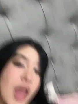 Aliciawhitee online show from September 2025 04:34:02 AM