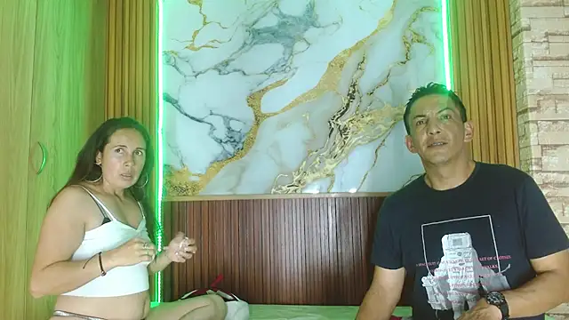 mollyandsam303av online show from February 2026 10:39:01 PM