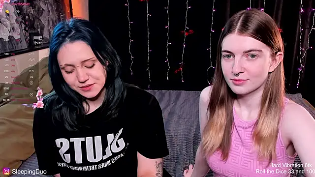 Threesomebabes online show from November 2025 01:13:01 PM