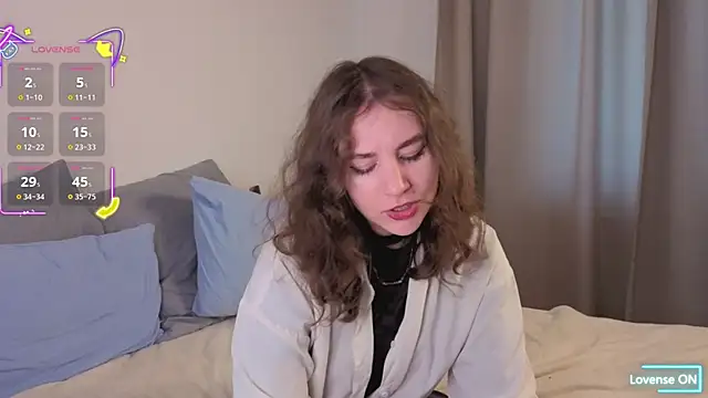 Snapshot of JoanMurphy chatting on October 2025 01:01:01 PM JoanMurphy online show from October 2025 01:01:01 PM