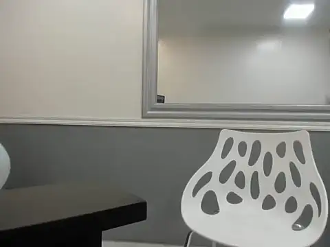 Oriana Jhonson online show from April 2026 11:27:01 AM