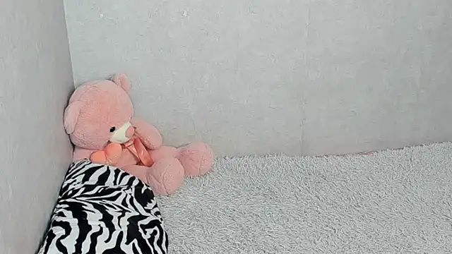 EileenMoores online show from April 2026 04:28:02 AM