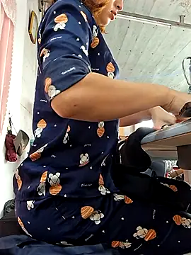 irina hana online show from December 2025 12:40:02 AM