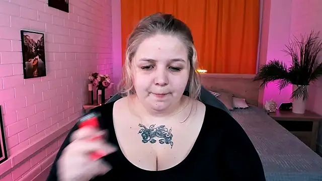 SladaDell online show from November 2025 05:06:01 AM