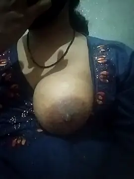 baddy8008 online show from October 2025 04:25:02 PM