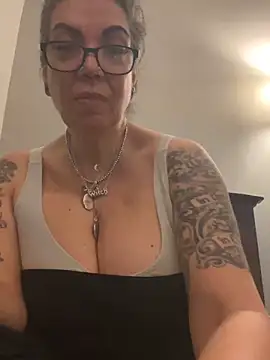 dieseldame1313 online show from March 2025 01:20:02 AM