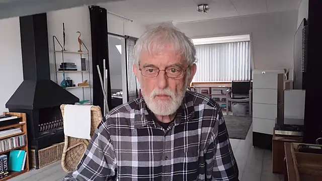 Snapshot of ewaldwillems99 chatting on April 2026 02:37:01 PM ewaldwillems99 online show from April 2026 02:37:01 PM