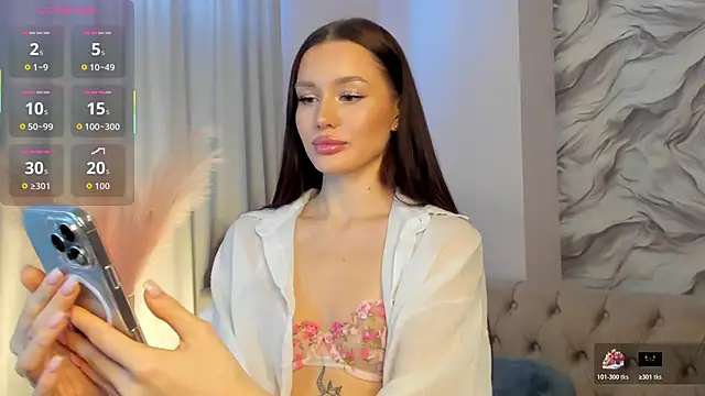 Aria Mila online show from November 2025 11:11:02 AM