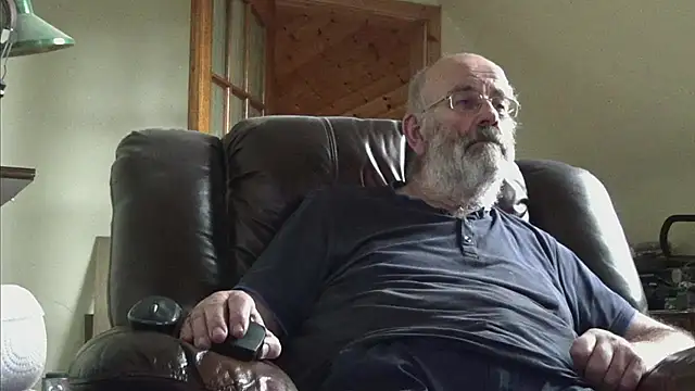 janzer13 online show from October 2025 01:44:01 PM