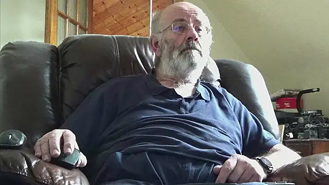 janzer13 online show from February 2026 01:51:01 PM