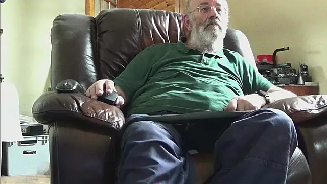 Snapshot of janzer13 chatting on May 2026 01:07:01 PM janzer13 online show from May 2026 01:07:01 PM