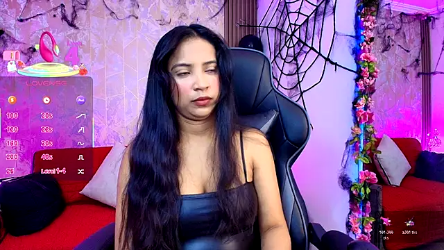 Snapshot of SophiaWalker_1 chatting on October 2025 11:58:02 AM SophiaWalker 1 online show from October 2025 11:58:02 AM