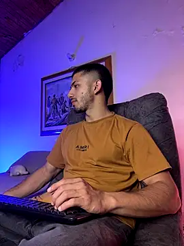 Snapshot of ArturoCardona_ chatting on November 2025 12:18:01 PM ArturoCardona online show from November 2025 12:18:01 PM