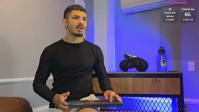 Snapshot of ArturoCardona_ chatting on December 2025 11:58:02 AM ArturoCardona online show from December 2025 11:58:02 AM