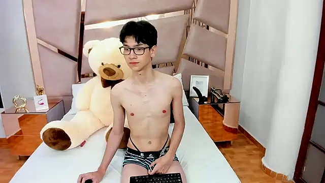 AustinFluf online show from September 2025 11:48:01 AM