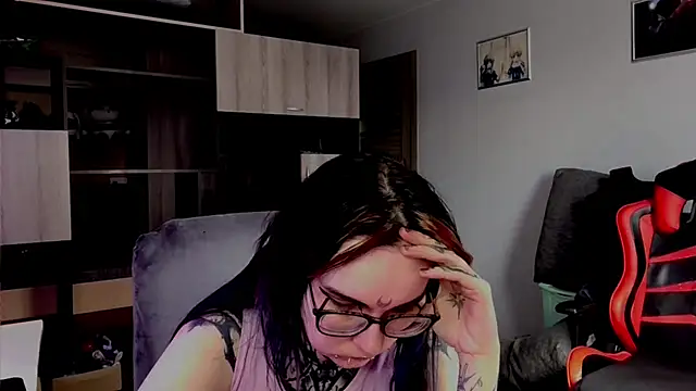 Snapshot of HighelikeGirl chatting on September 2025 09:43:01 AM HighelikeGirl online show from September 2025 09:43:01 AM