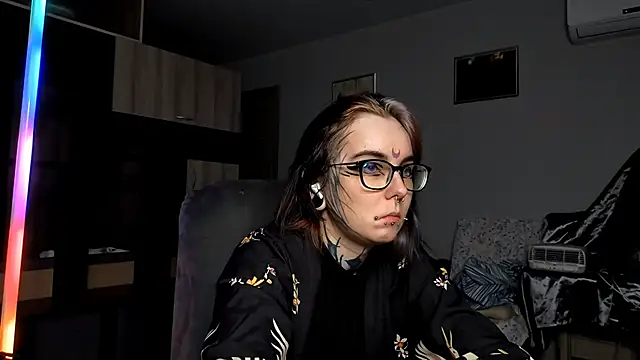 Snapshot of HighelikeGirl chatting on October 2025 10:57:02 AM HighelikeGirl online show from October 2025 10:57:02 AM