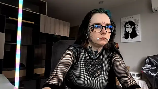 Snapshot of HighelikeGirl chatting on October 2025 07:05:02 AM HighelikeGirl online show from October 2025 07:05:02 AM