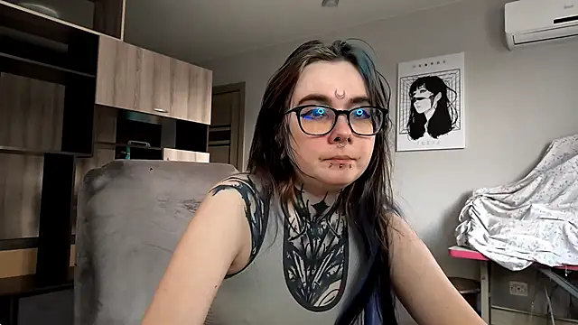 Snapshot of HighelikeGirl chatting on November 2025 07:08:02 AM HighelikeGirl online show from November 2025 07:08:02 AM