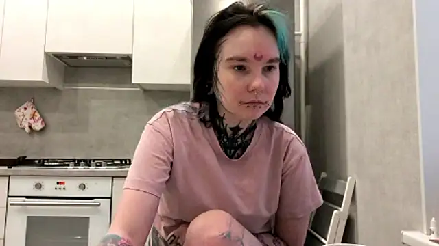 Snapshot of HighelikeGirl chatting on February 2026 04:51:02 AM HighelikeGirl online show from February 2026 04:51:02 AM