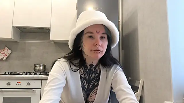 Snapshot of HighelikeGirl chatting on February 2026 06:20:02 AM HighelikeGirl online show from February 2026 06:20:02 AM