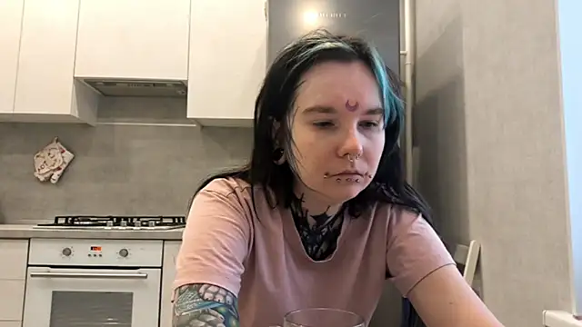 Snapshot of HighelikeGirl chatting on February 2026 06:10:02 AM HighelikeGirl online show from February 2026 06:10:02 AM