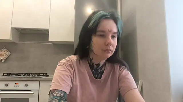 Snapshot of HighelikeGirl chatting on February 2026 04:22:01 AM HighelikeGirl online show from February 2026 04:22:01 AM