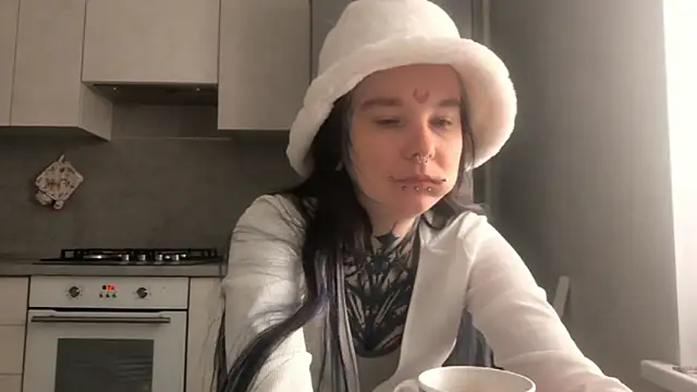 Snapshot of HighelikeGirl chatting on February 2026 04:12:02 AM HighelikeGirl online show from February 2026 04:12:02 AM