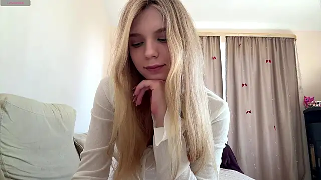 FruityXo online show from April 2026 11:37:01 AM