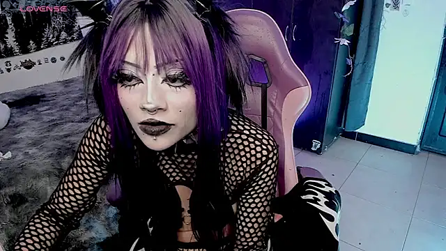 GothKitten666 online show from June 2026 06:27:01 AM