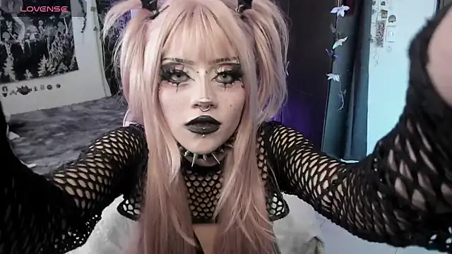 GothKitten666 online show from July 2026 06:31:01 AM