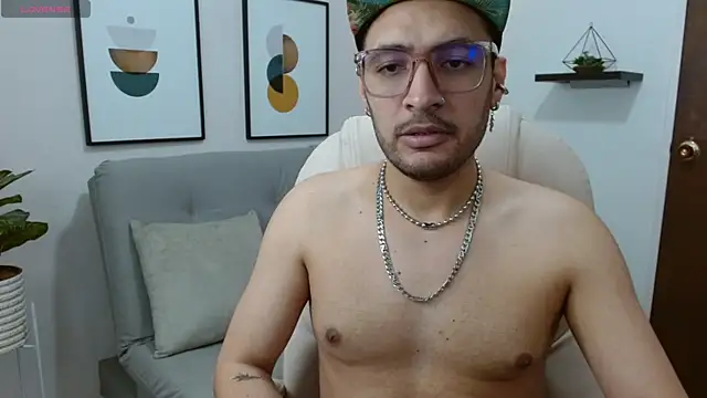   Damian    online show from November 2025 11:03:01 PM