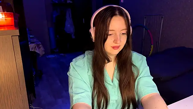 LauretteRagar online show from October 2025 05:24:02 PM