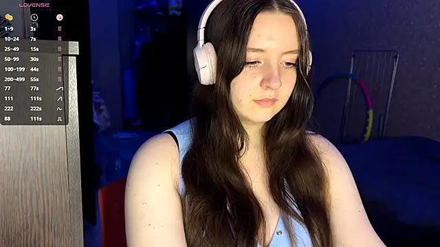 LauretteRagar online show from November 2025 05:24:01 PM