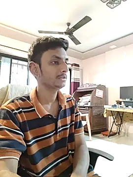 Snapshot of yung_cplz chatting on December 2025 08:10:01 AM yung cplz online show from December 2025 08:10:01 AM