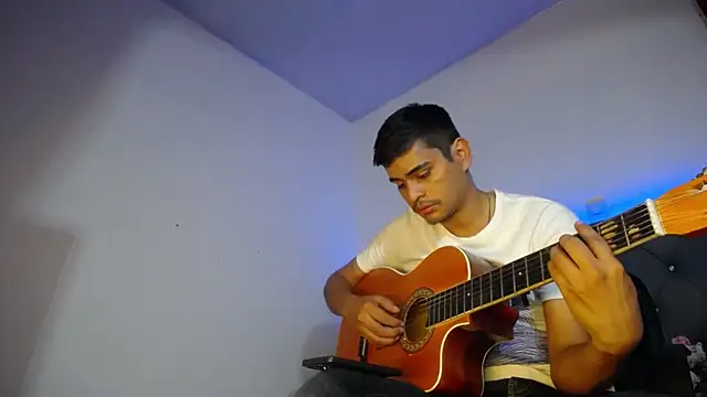 Charlie Cock  online show from November 2025 04:21:01 AM