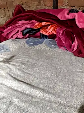 POOJACOUPLE online show from December 2025 06:59:02 PM