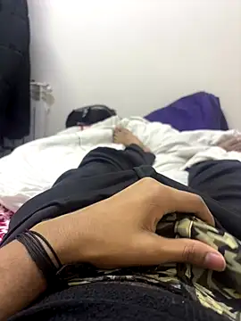 Snapshot of bigbulllaksh chatting on November 2025 06:24:02 PM bigbulllaksh online show from November 2025 06:24:02 PM